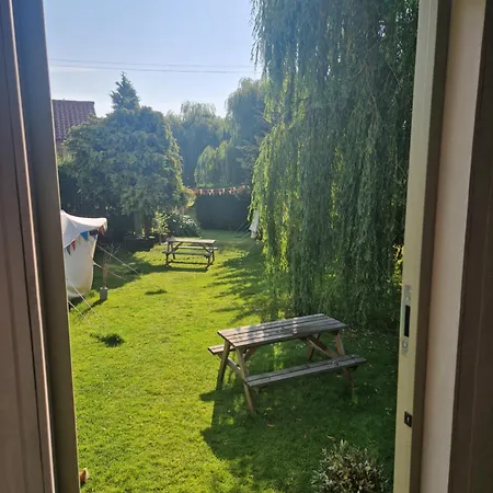 Bridge Glamping - Shepherd's Hut Campsite