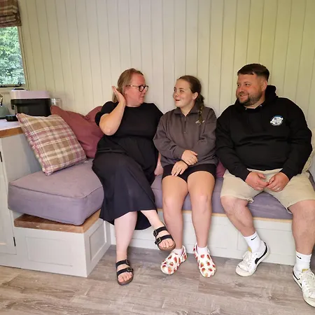 Campsite Bridge Glamping - Shepherd's Hut