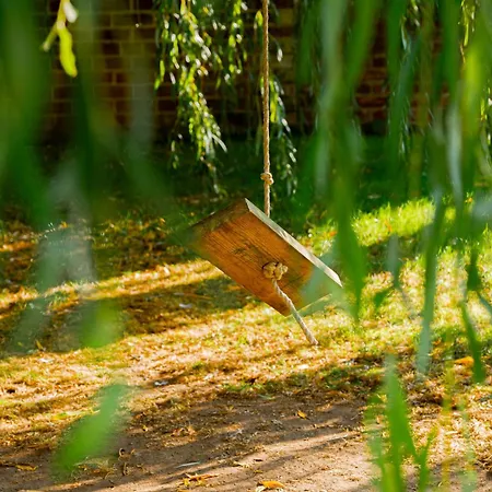 Bridge Glamping - Shepherd's Hut Campsite